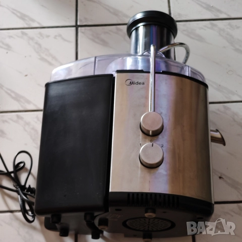 Сокоизтисквачка, машина за сок Мидеа. , снимка 3 - Сокоизстисквачки и цитрус преси - 52650300