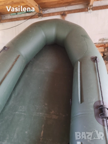 Продавам двуместна лодка 