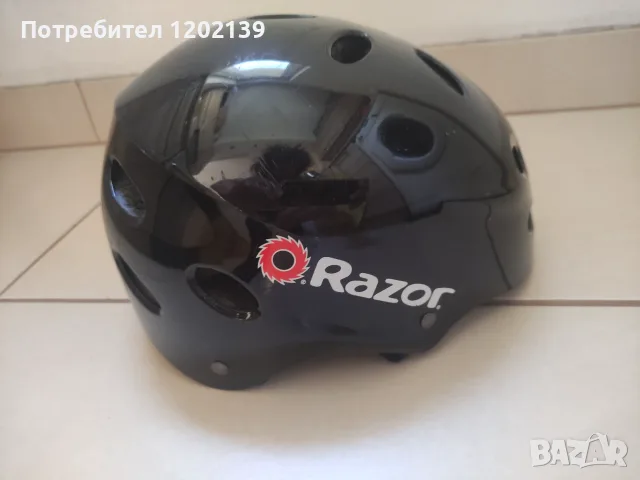 Почти НОВА детска каска Razor V-17 – за тротинетка, колело, ролери