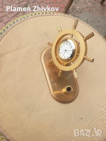 кварцов часовник изработен от масивен бронз . Корабният рул се върти около часовника свободно , снимка 3 - Антикварни и старинни предмети - 52332427