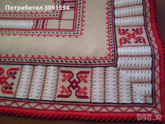 Ръчно бродирано каре -покривка Българска бродерия, снимка 5 - Антикварни и старинни предмети - 34385053