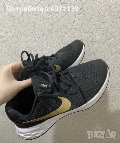 Дамски маратонки Nike, снимка 2 - Маратонки - 56405965