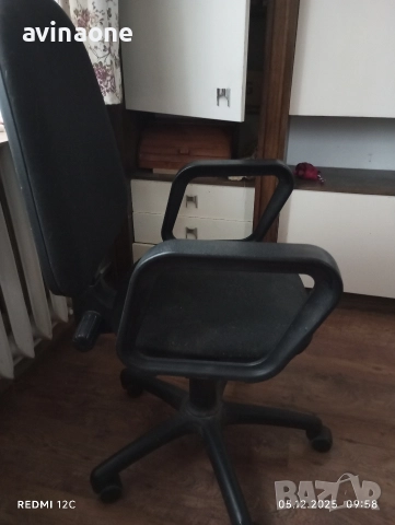 офис стол, снимка 6 - Столове за офис - 52659371