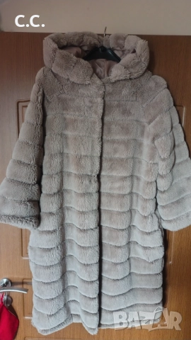 Пухено палто с качулка, М размер 