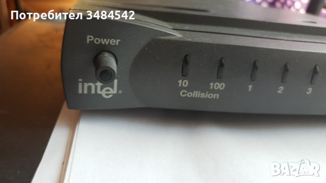 Intel 8 port 10/100 fast hub - Хъб 8 устройства, снимка 1 - Други - 38352241