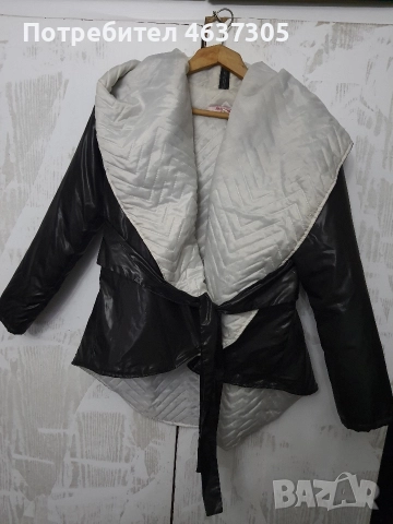 импрегнирано черно яке с качулка и цип
