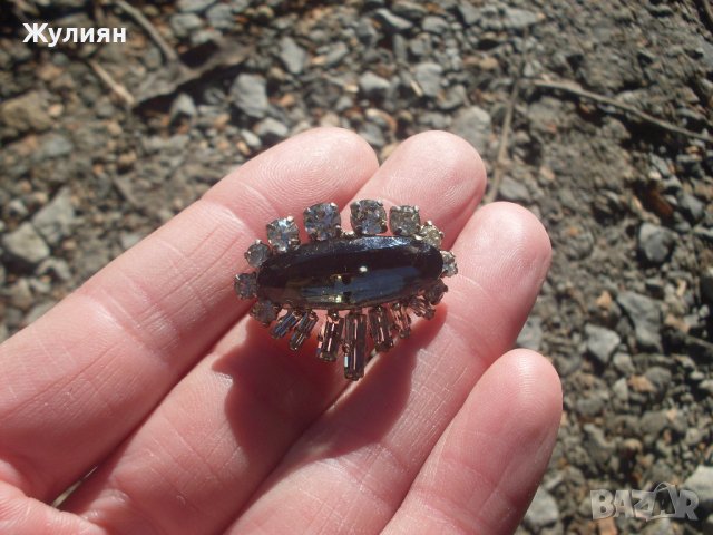 СТАРА БРОШКА