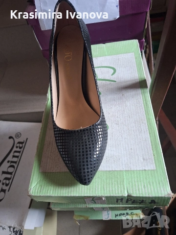 нови обувки Мегияс на квадрати велур 