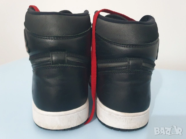 Маратонки Nike Jordan 1 Retro High , снимка 4 - Маратонки - 54356633