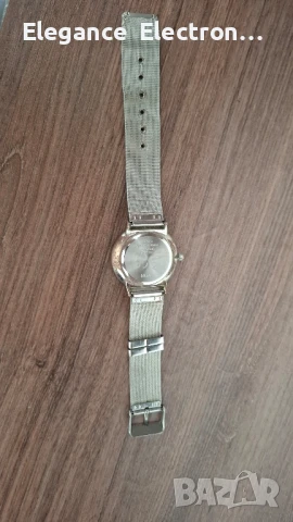 Продавам дамски часовник Avon Gy5LF9 – елегантен модел с камъчета, снимка 8 - Дамски - 51147134