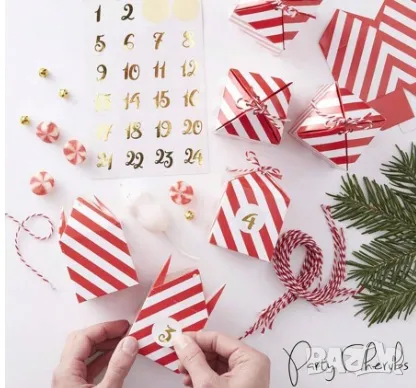 24 бр червени кутии кутийки кутия картонена картонени Адвент календар advent подарък сувенир украса, снимка 2 - Други - 47523586