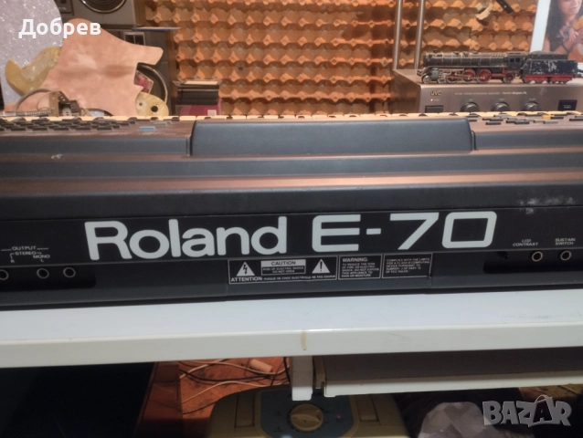 Roland E-70, снимка 7 - Синтезатори - 50046353