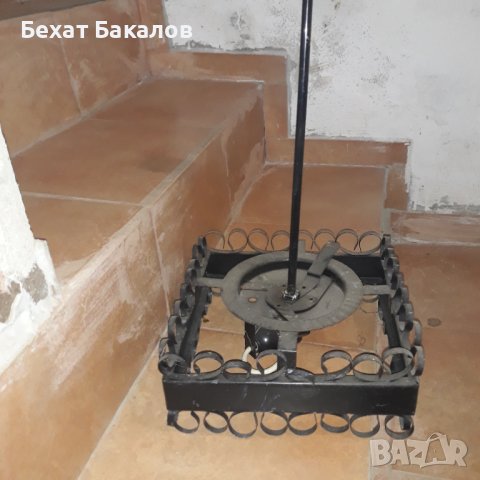 Продавам полилей от ковано желязо , черен на цвят, снимка 4 - Лампи за таван - 42325498