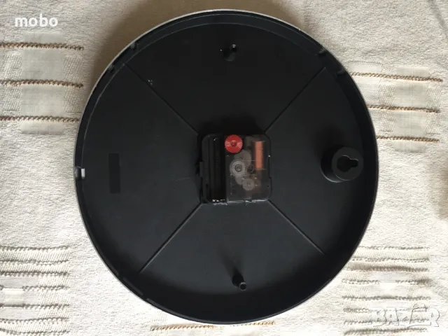 Безшумен нов стенен часовник, марка Shilippi/ Германия, диаметър 25см,материал: алуминий, снимка 3 - Стенни часовници - 49676275