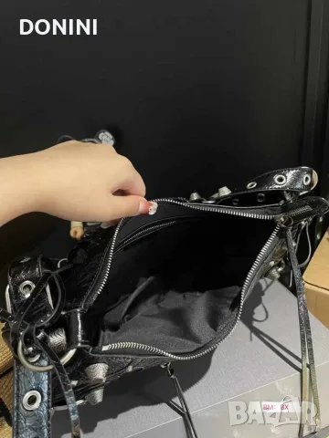 Balenciaga Дамска чанта, кожа, снимка 8 - Чанти - 56079843