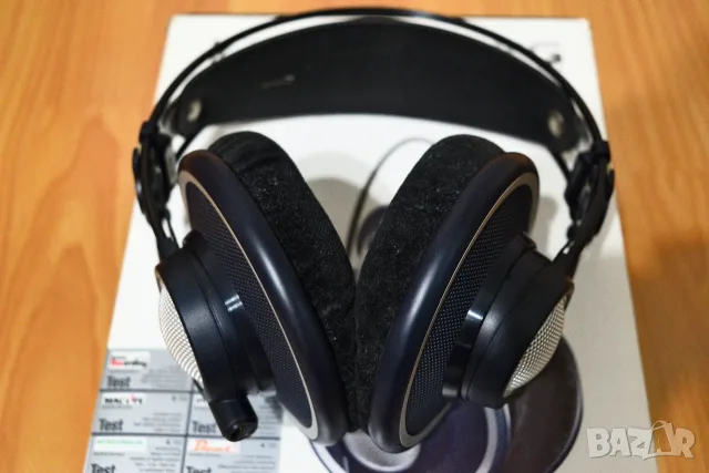 AKG K702 студийни слушалки