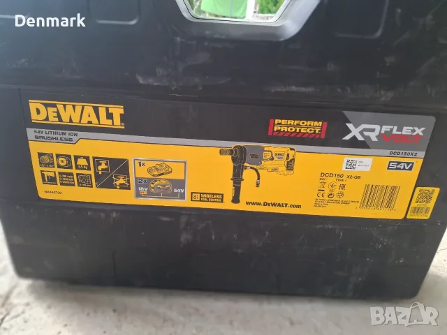 Диамантено-пробивна бормашина DeWALT, снимка 8 - Диамантени и режещи инструменти - 56184309