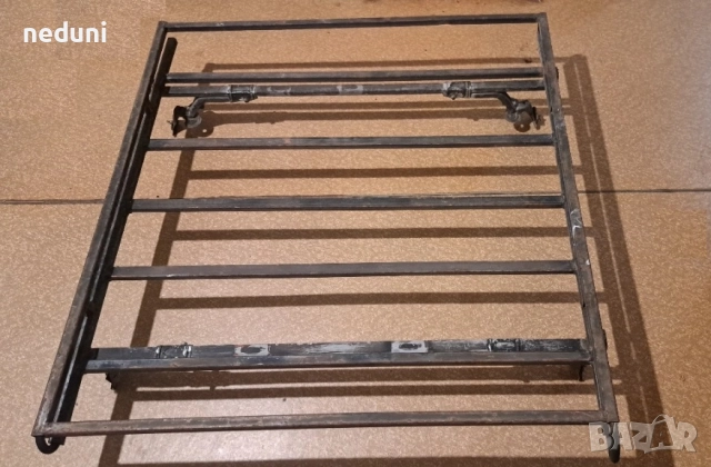 Метален багажник за автомобил