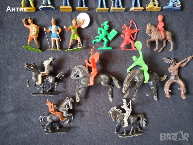 Лот Стари Фигурки Играчки Индианци Моряци Войници от Соца, снимка 7 - Колекции - 53970301