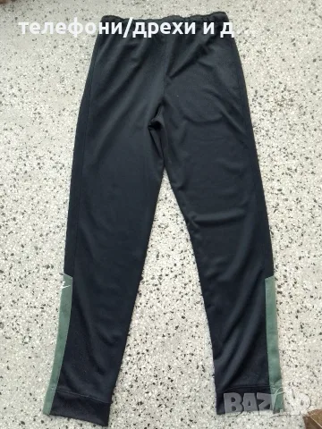 Оригинален анцунг Nike (S), снимка 2 - Спортни дрехи, екипи - 55949127