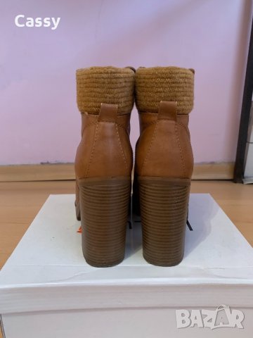 Кожени боти с дебел ток Bershka, снимка 4 - Дамски обувки на ток - 30416498