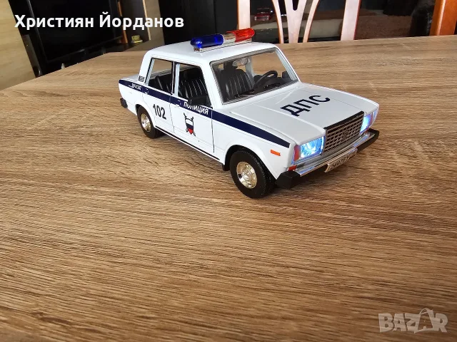 Метална количка в мащаб 1:24