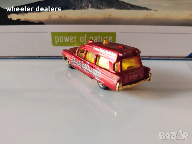 Метална количка Matchbox Мачбокс 1963 Cadillac Ambulance, снимка 3 - Колекции - 50754635