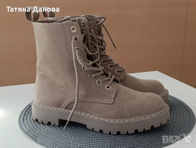 Дамски ботуши  HM