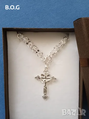 Масивен, сребърен ланец. 5 различни варианта с кръст. Поставен в луксозна подаръчна кутия., снимка 2 - Колиета, медальони, синджири - 43450769