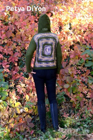 Дамска плетена блуза с качулка, снимка 2 - Суичъри - 38362780