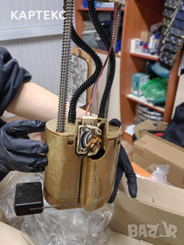 ГОРИВНА ПОМПA TOYOTA LAND CRUISER 120 3.0D, снимка 3 - Части - 52803091