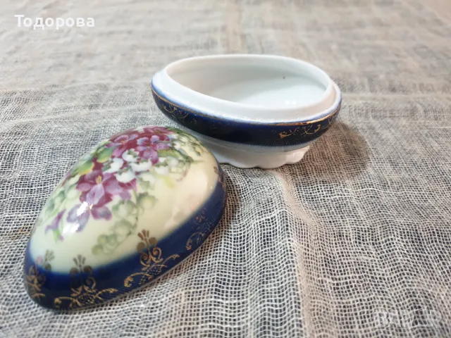 Порцеланова бижутиера с форма на яйце, снимка 3 - Антикварни и старинни предмети - 47905027