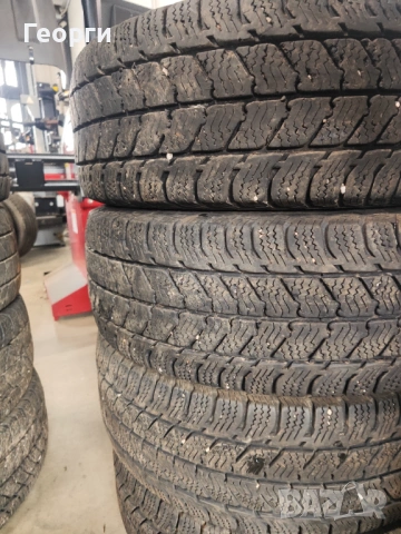 4бр.зимни гуми 215/65/16C Semperit, снимка 6 - Гуми и джанти - 53213110