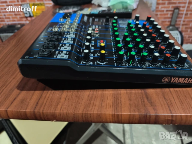 Yamaha MG10XU Смесителен пулт, снимка 2 - Ресийвъри, усилватели, смесителни пултове - 53151887