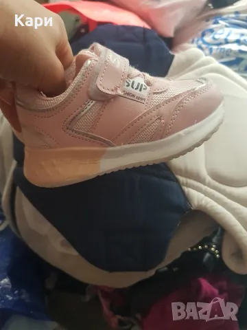 Маратонки 23-24н подарък дреха, снимка 4 - Детски маратонки - 47325253