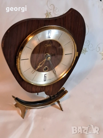 настолен механичен часовник Orfac, снимка 3 - Антикварни и старинни предмети - 53093448