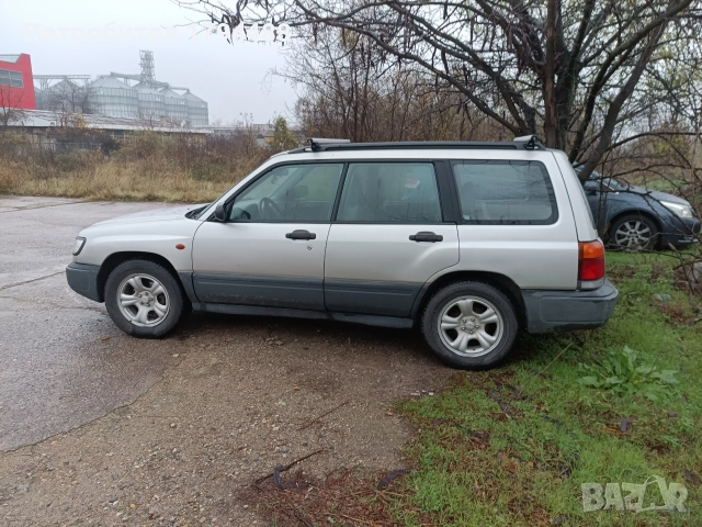 Subaru Forester 2.0 125 к.с КЛИМАТИК, снимка 2 - Автомобили и джипове - 52564574