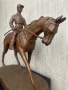 Голяма бронзова статуетка „Жокей на кон“ – Ефектна декорация, снимка 2