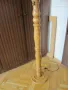 Висок лампион със стойка от червен американски дъб 4, снимка 2