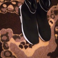 Спортни обувки , снимка 1 - Маратонки - 39459969