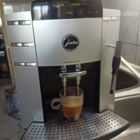 Кафеавтомат Jura F90 работи отлично и прави хубаво кафе с каймак , снимка 1 - Кафемашини - 42848593