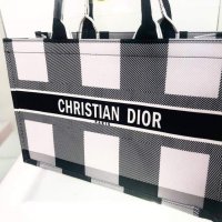  Дамска чанта Christian Dior... Черно и бяло, снимка 1 - Чанти - 29642465