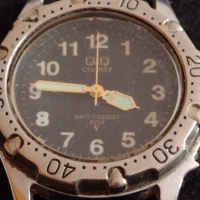 Марков мъжки часовник Q/Q QUARTZ WATER RESIST  с светещи стрелки много красив стилен - 26843, снимка 2 - Мъжки - 36550019