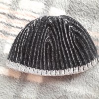 Зимна шапка черно и сиво, снимка 1 - Шапки - 39325670