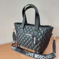 Черна чанта Moschino , снимка 2 - Чанти - 30996292