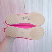 Нови обувки тип балеринки, на H&M с Пепа Пиг, размер 33., снимка 2 - Детски обувки - 34334027