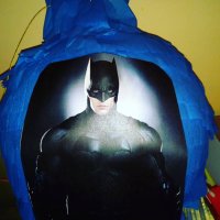 Огромна пинята Батман и подарък маска и конфети, снимка 1 - Декорация за дома - 30072826