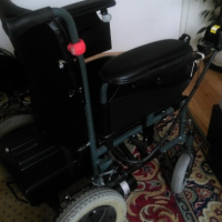 Акумулаторна инвалидна количка Vermeiren ЕКСПРЕС, снимка 5 - Инвалидни колички - 44587567