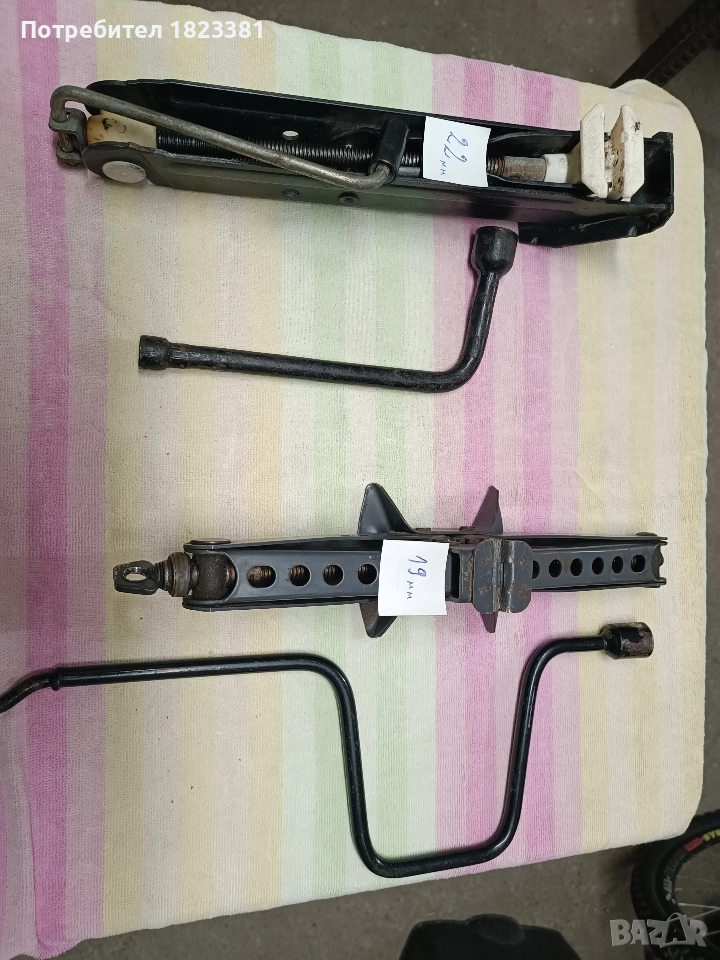 Автомобилен крик с ключ, снимка 1