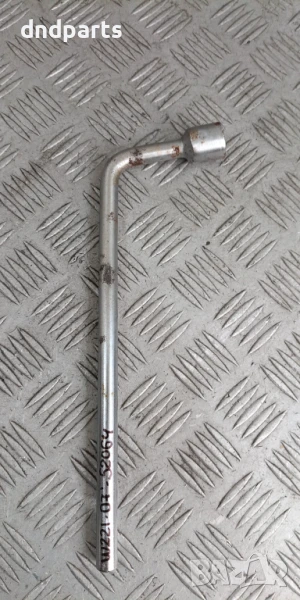 Ключ за гуми Mercedes S-Class W221 2007г.	, снимка 1